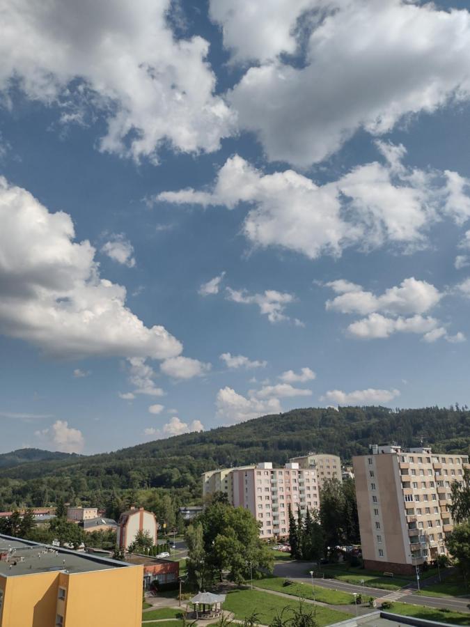 Apartmens Kv Κάρλοβι Βάρι Εξωτερικό φωτογραφία