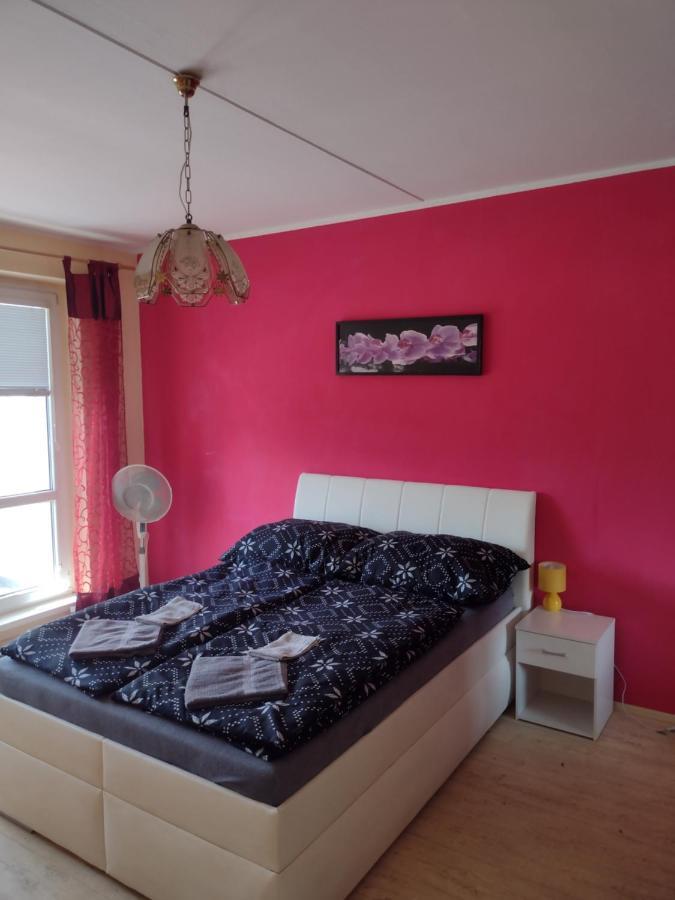 Apartmens Kv Κάρλοβι Βάρι Εξωτερικό φωτογραφία
