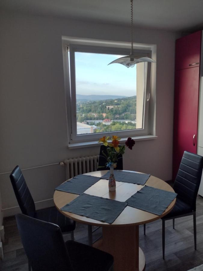 Apartmens Kv Κάρλοβι Βάρι Εξωτερικό φωτογραφία
