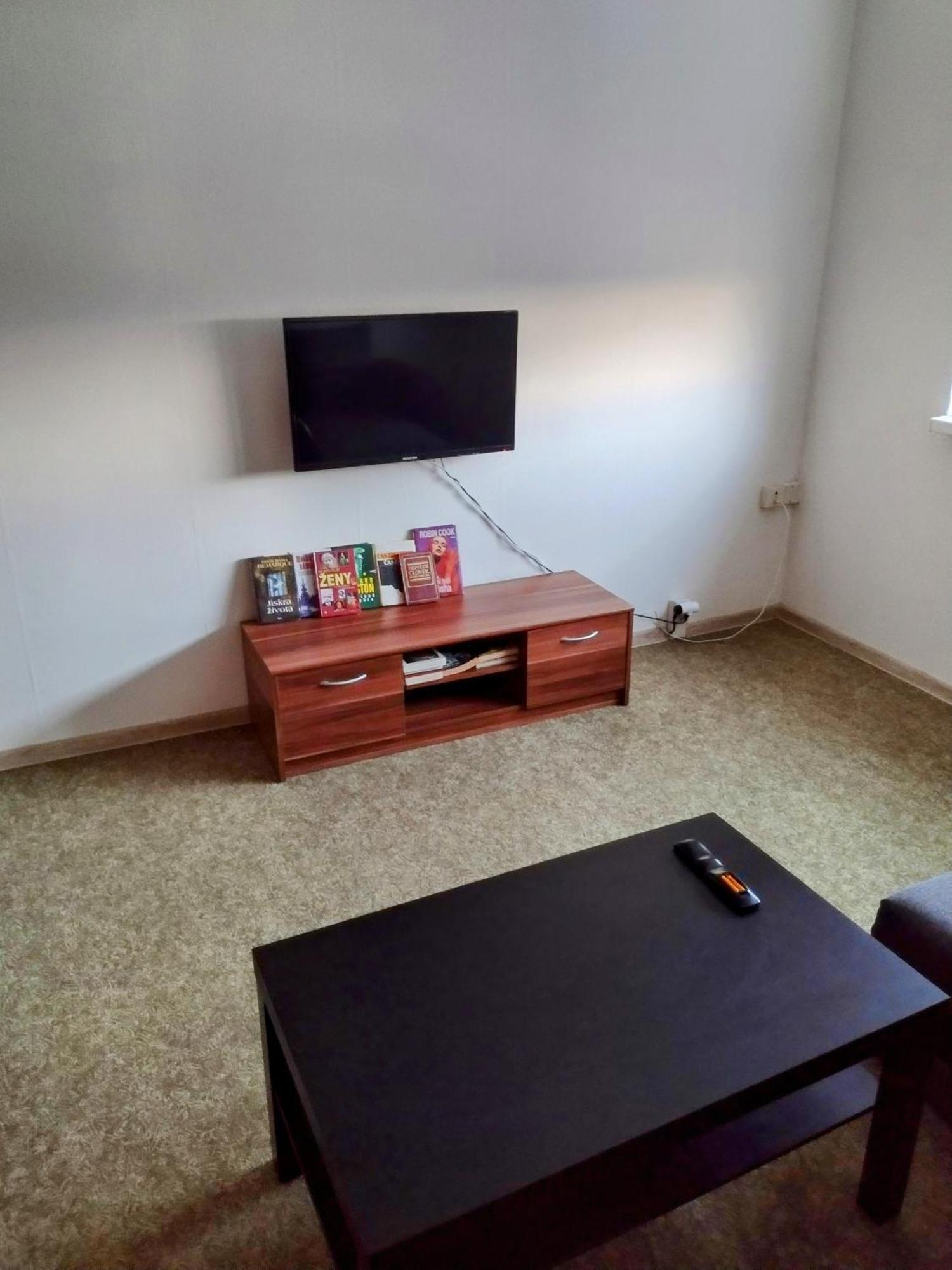 Apartmens Kv Κάρλοβι Βάρι Εξωτερικό φωτογραφία
